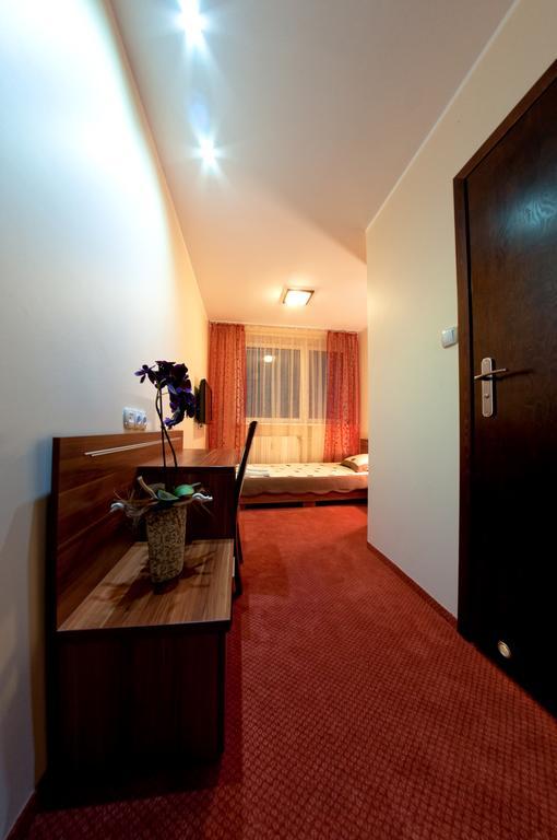 Hotel-24 Plock Bagian luar foto