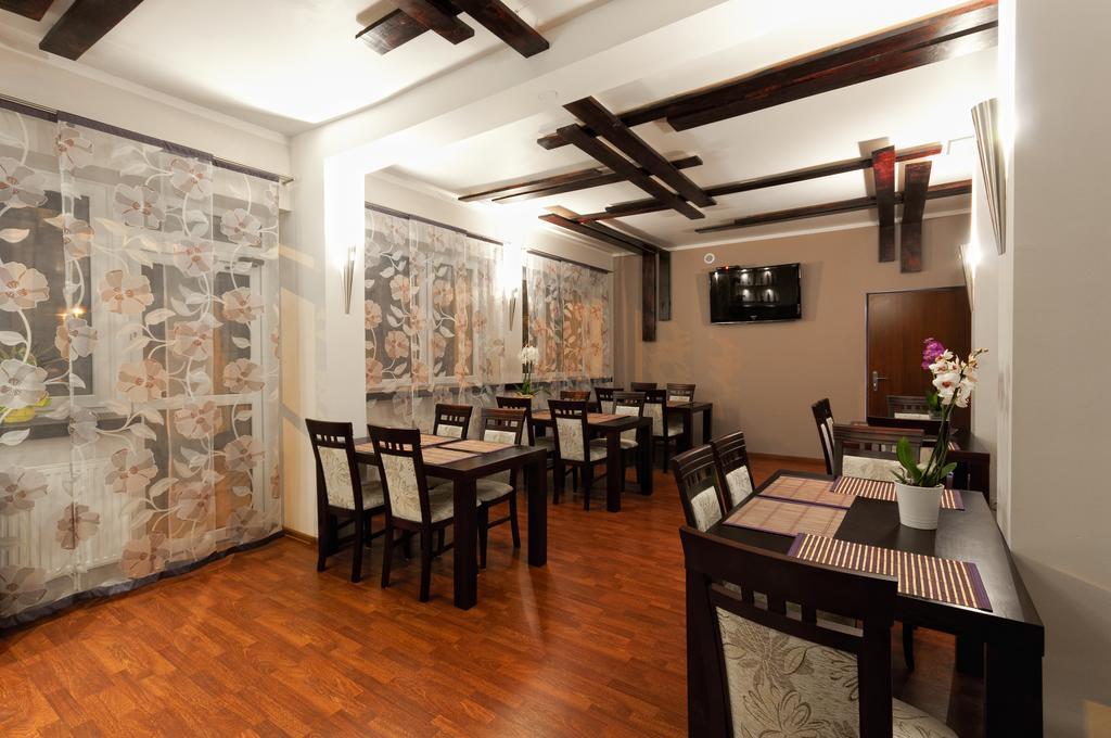 Hotel-24 Plock Bagian luar foto