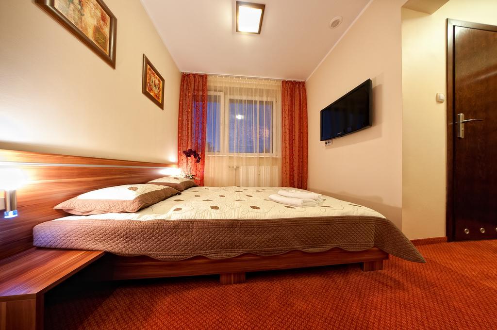 Hotel-24 Plock Bagian luar foto