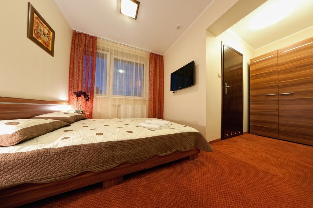 Hotel-24 Plock Bagian luar foto