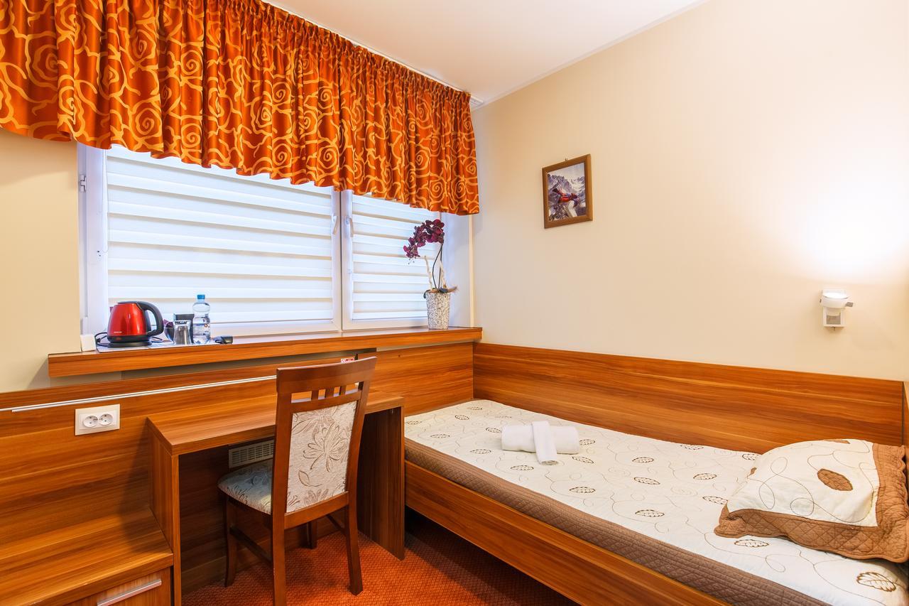 Hotel-24 Plock Bagian luar foto