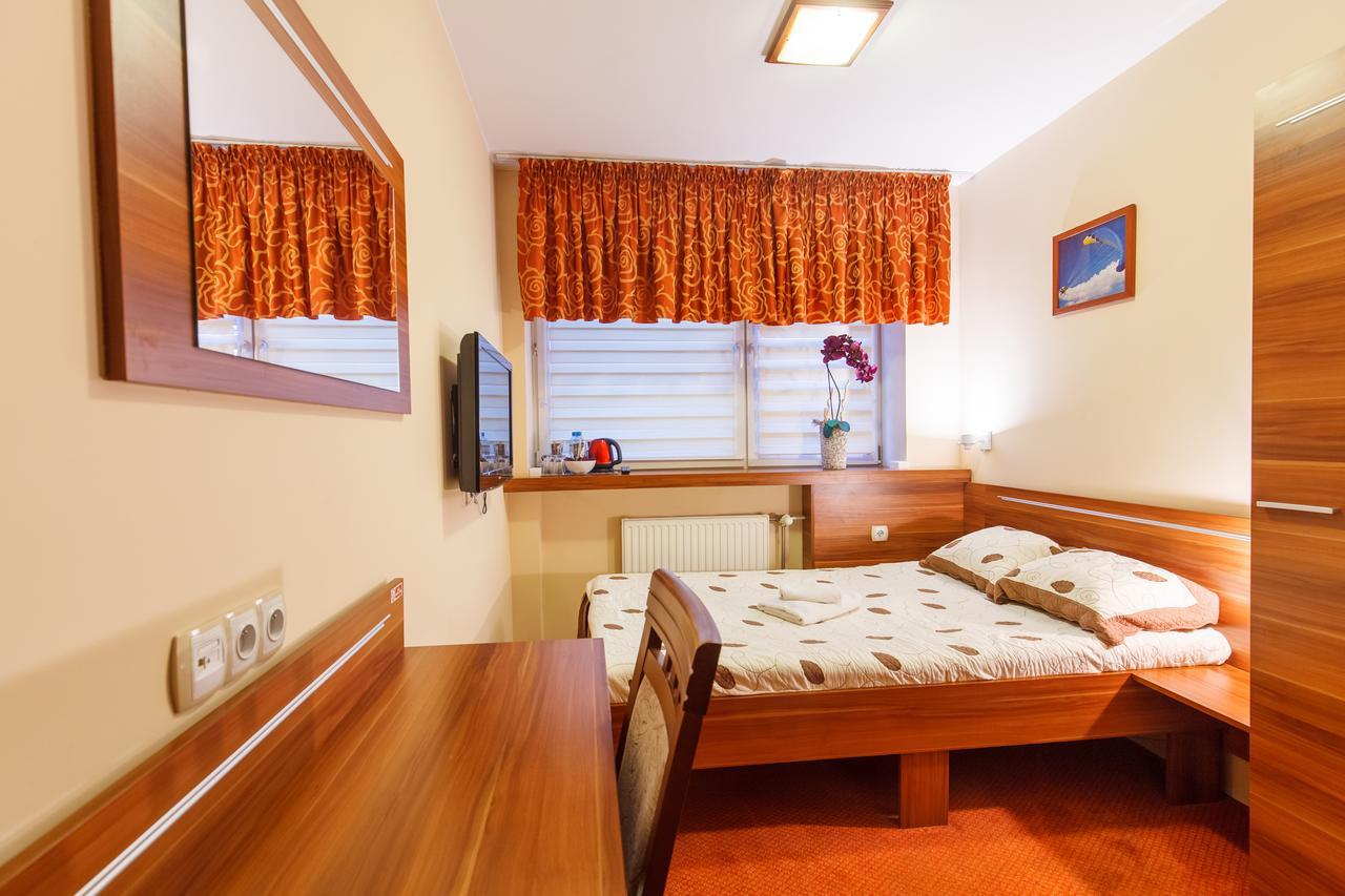 Hotel-24 Plock Bagian luar foto