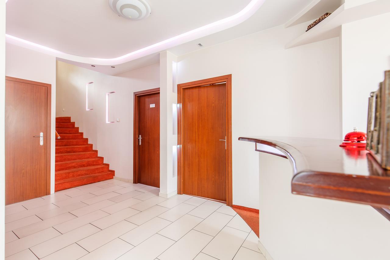 Hotel-24 Plock Bagian luar foto