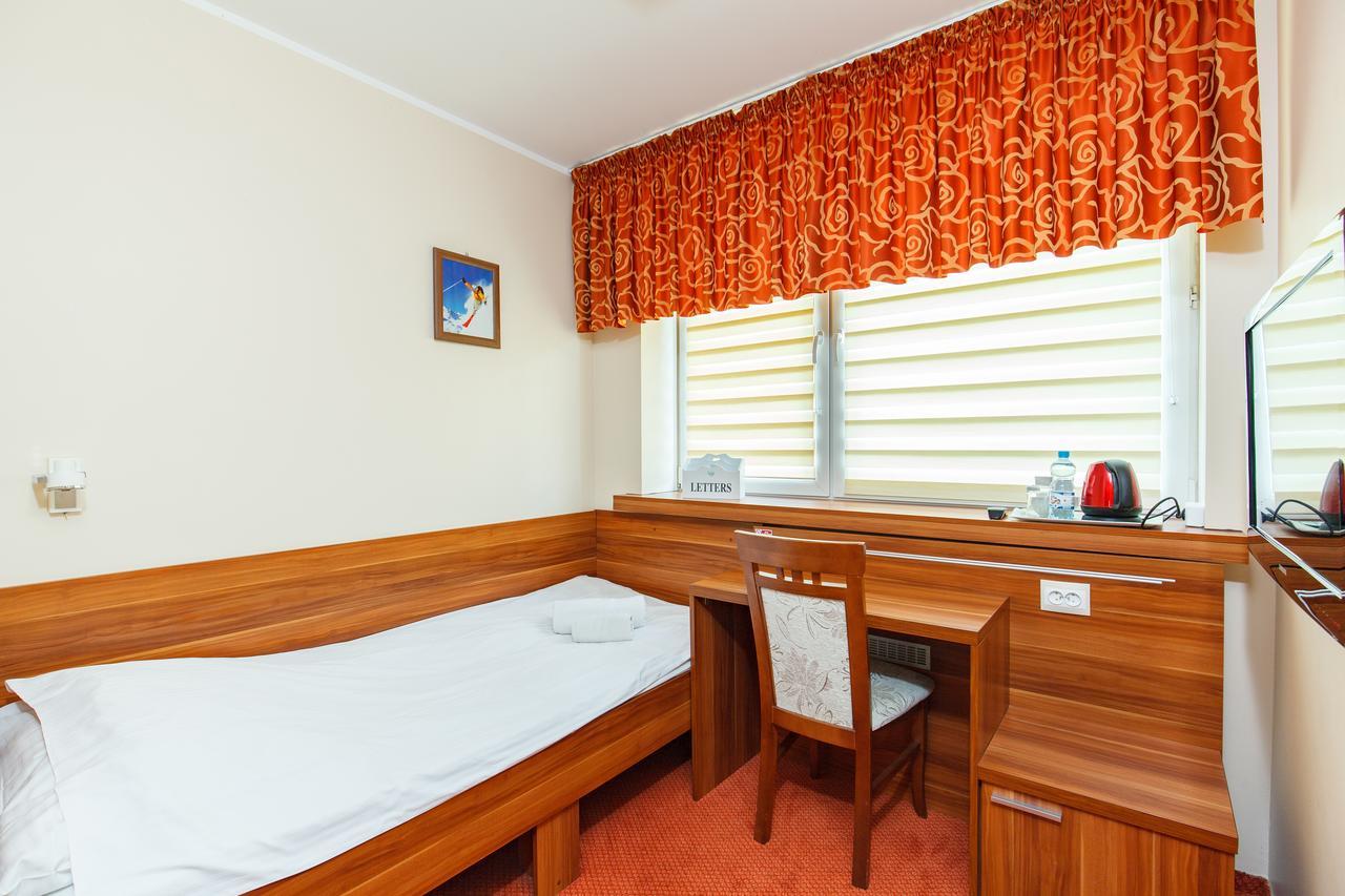 Hotel-24 Plock Bagian luar foto